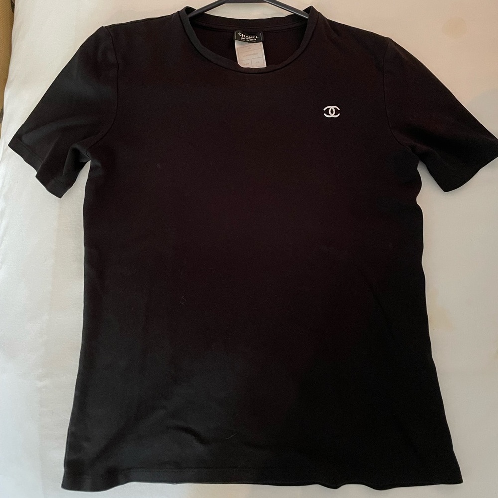 chanel black xs t shirt